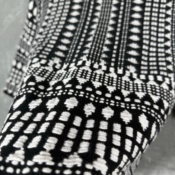 Chicos Knit Sweater Cardigan Size 0 Small Black White 3/4 Sleeves Career‎ Office - Picture 9 of 10